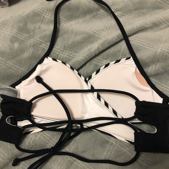 Victoria secret pink strapped halter bikini top - Picture 2 of 3